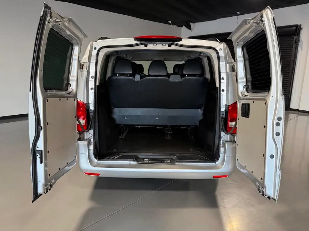 Used 2017 Mercedes-Benz Metris Passenger w/ Driver Efficiency Package image 11