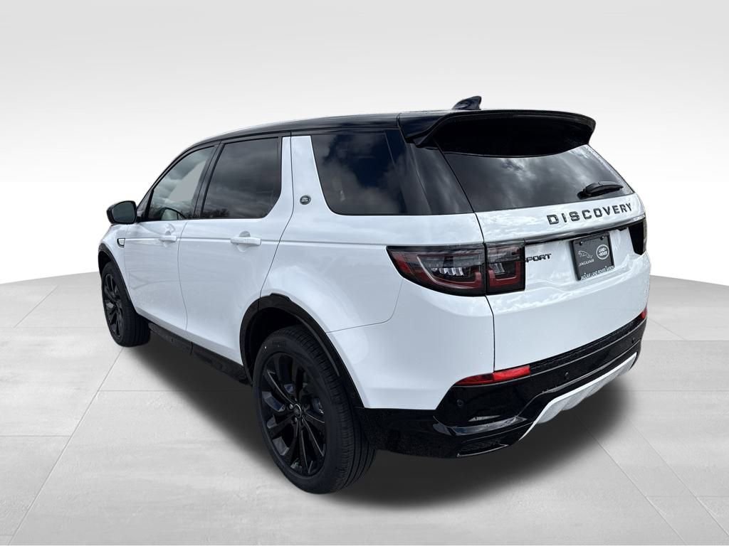 New 2025 Land Rover Discovery Sport Dynamic SE image 3