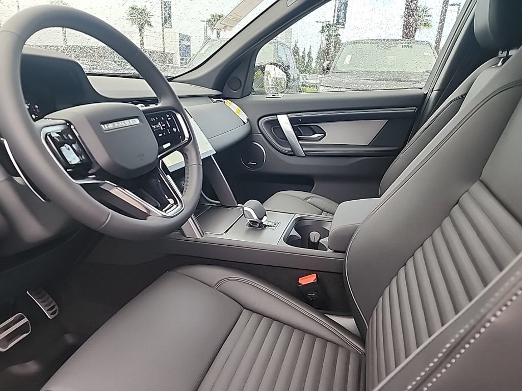 New 2026 Land Rover Discovery Sport Landmark AWD/4WD image 11