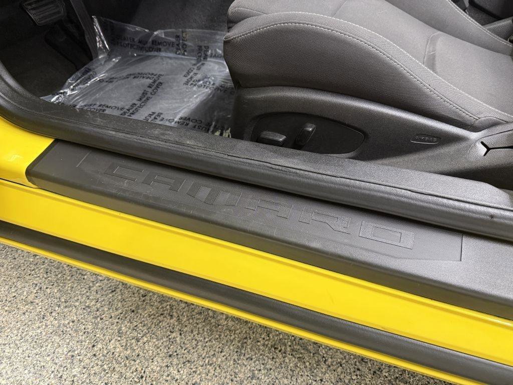 Used 2017 Chevrolet Camaro SS image 13