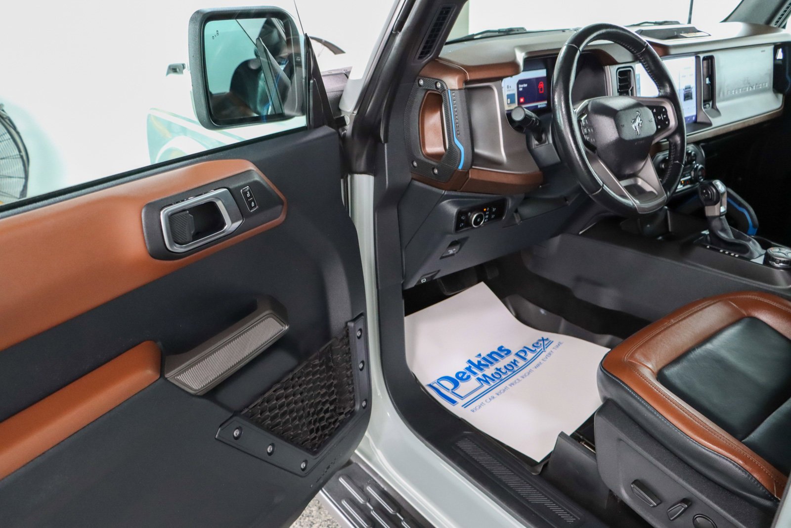 Used 2023 Ford Bronco Outer Banks image 3
