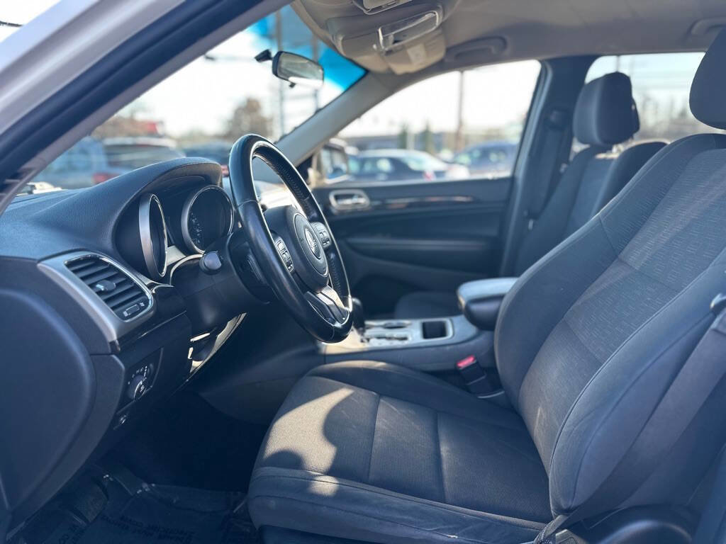 Used 2011 Jeep Grand Cherokee Laredo AWD/4WD image 14