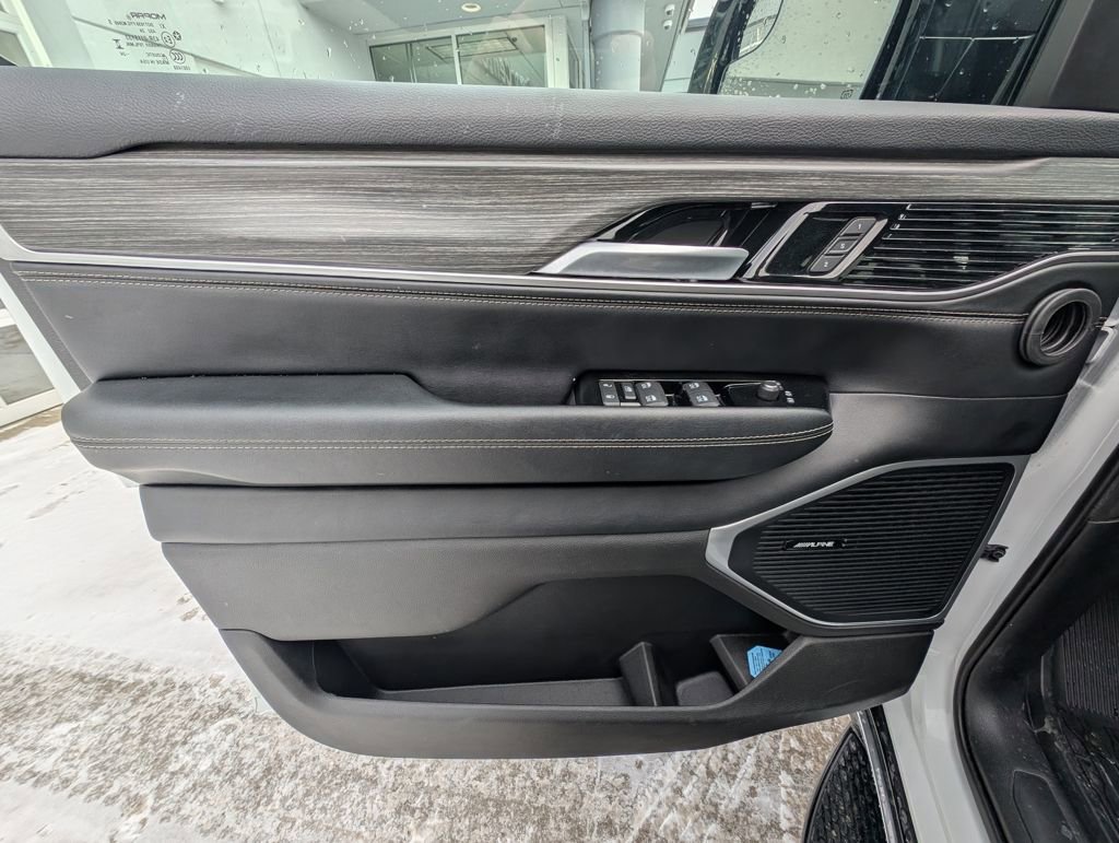 Used 2024 Jeep Wagoneer Series III image 39