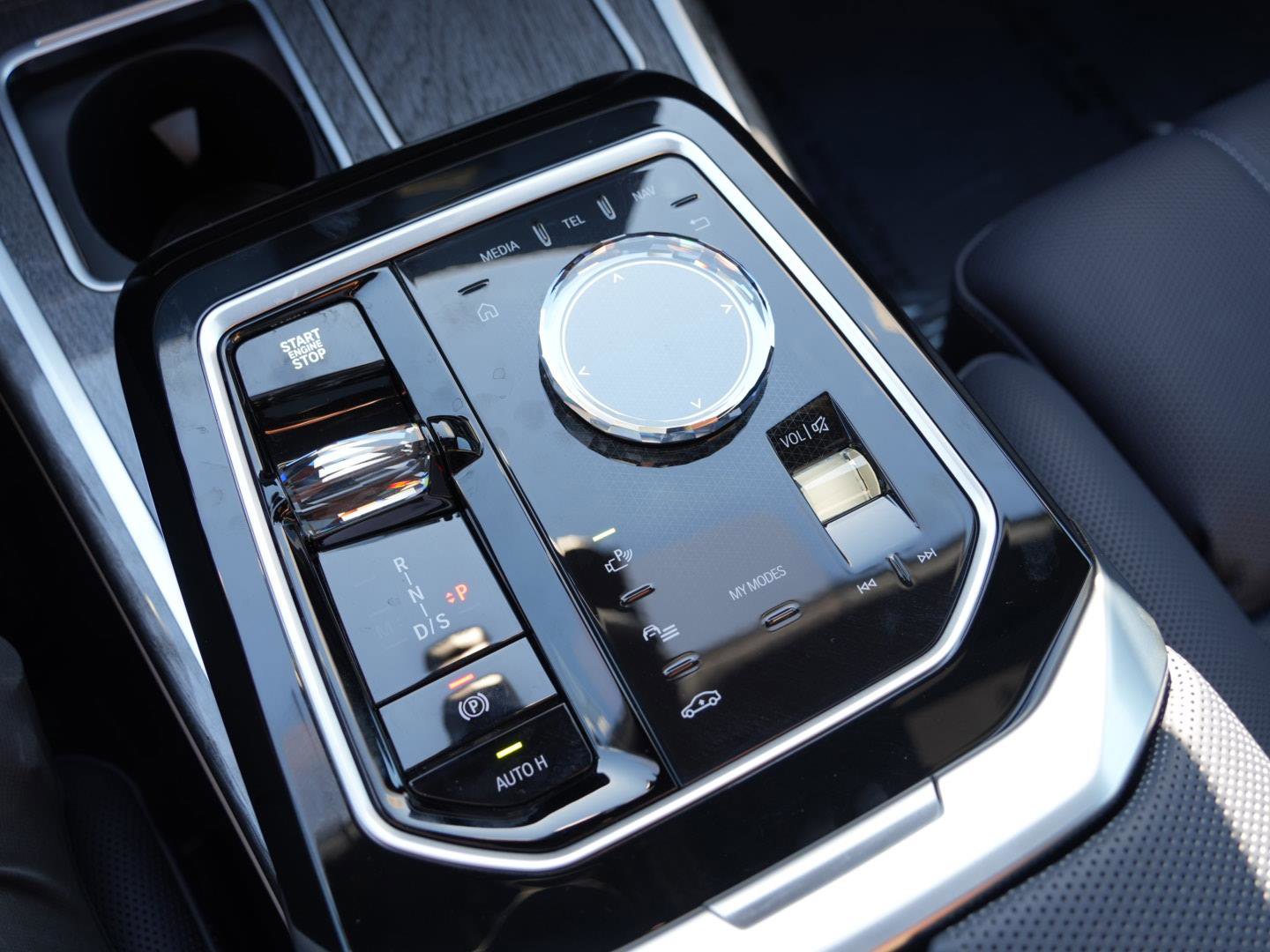 Used 2025 BMW 760i xDrive w/ Executive Package image 7