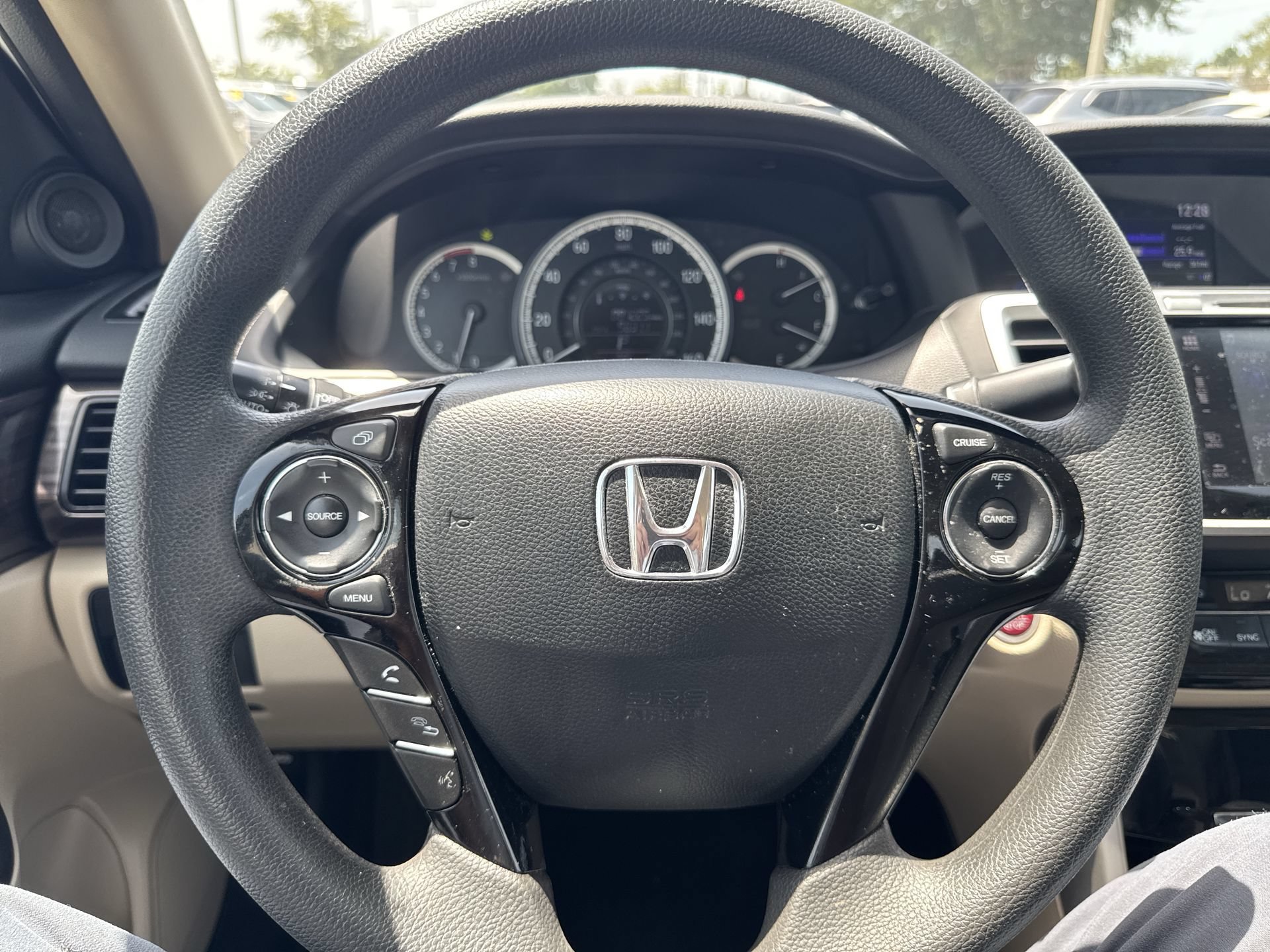 Used 2017 Honda Accord EX image 30