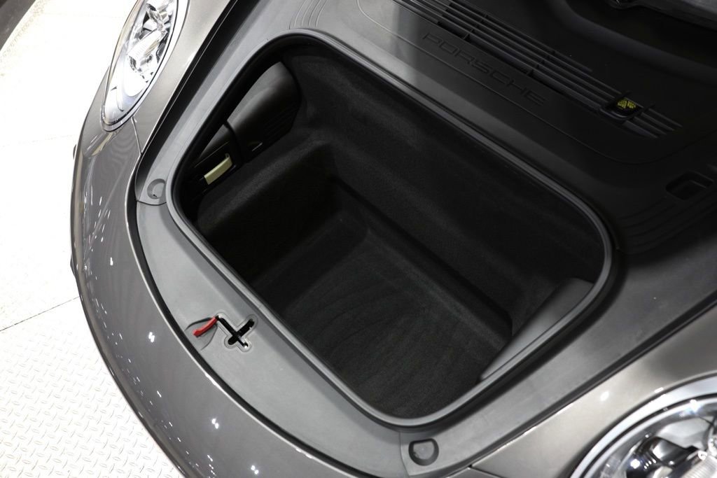 Used 2019 Porsche 911 Turbo image 6