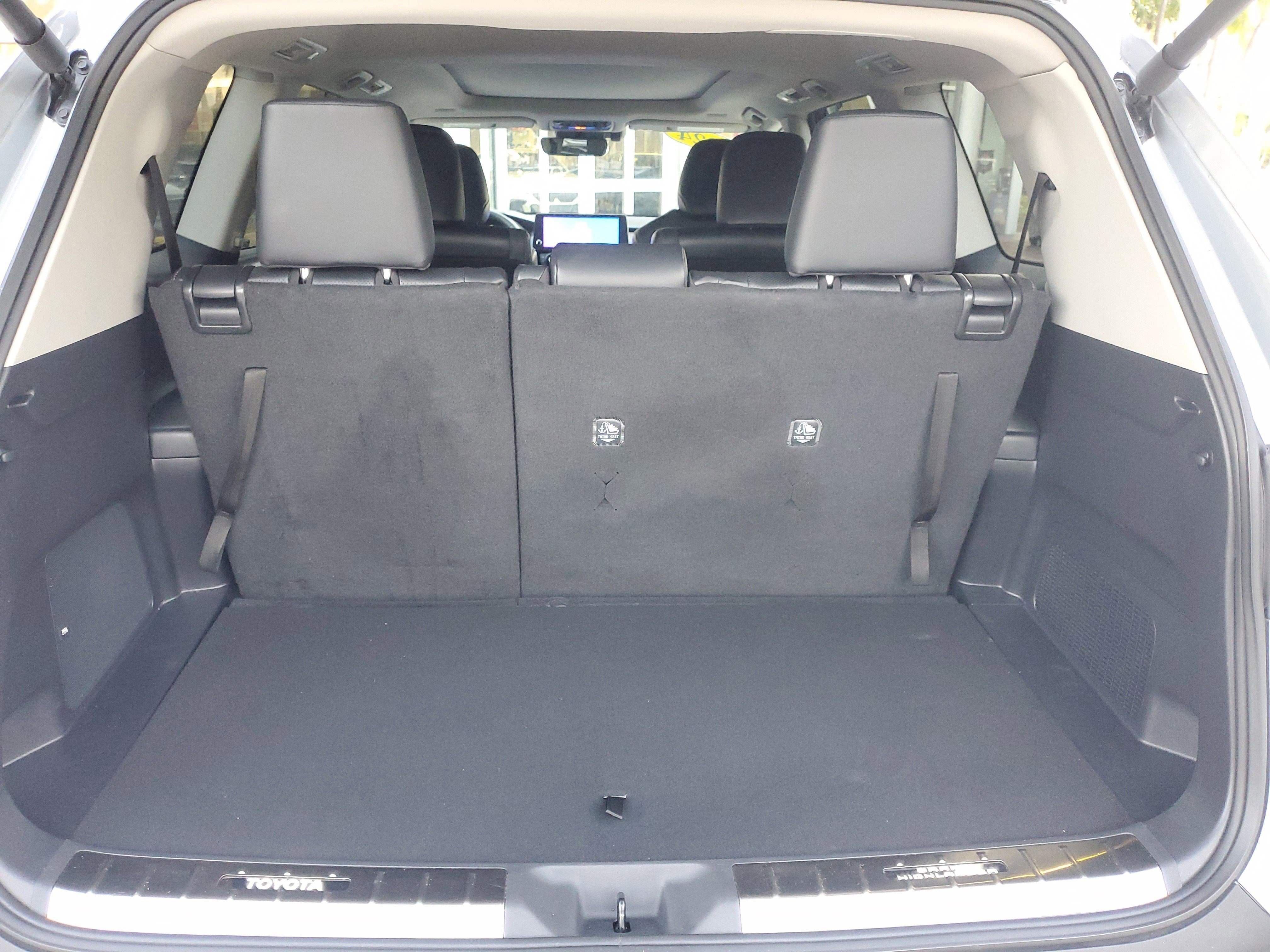 Used 2024 Toyota Grand Highlander Limited image 9