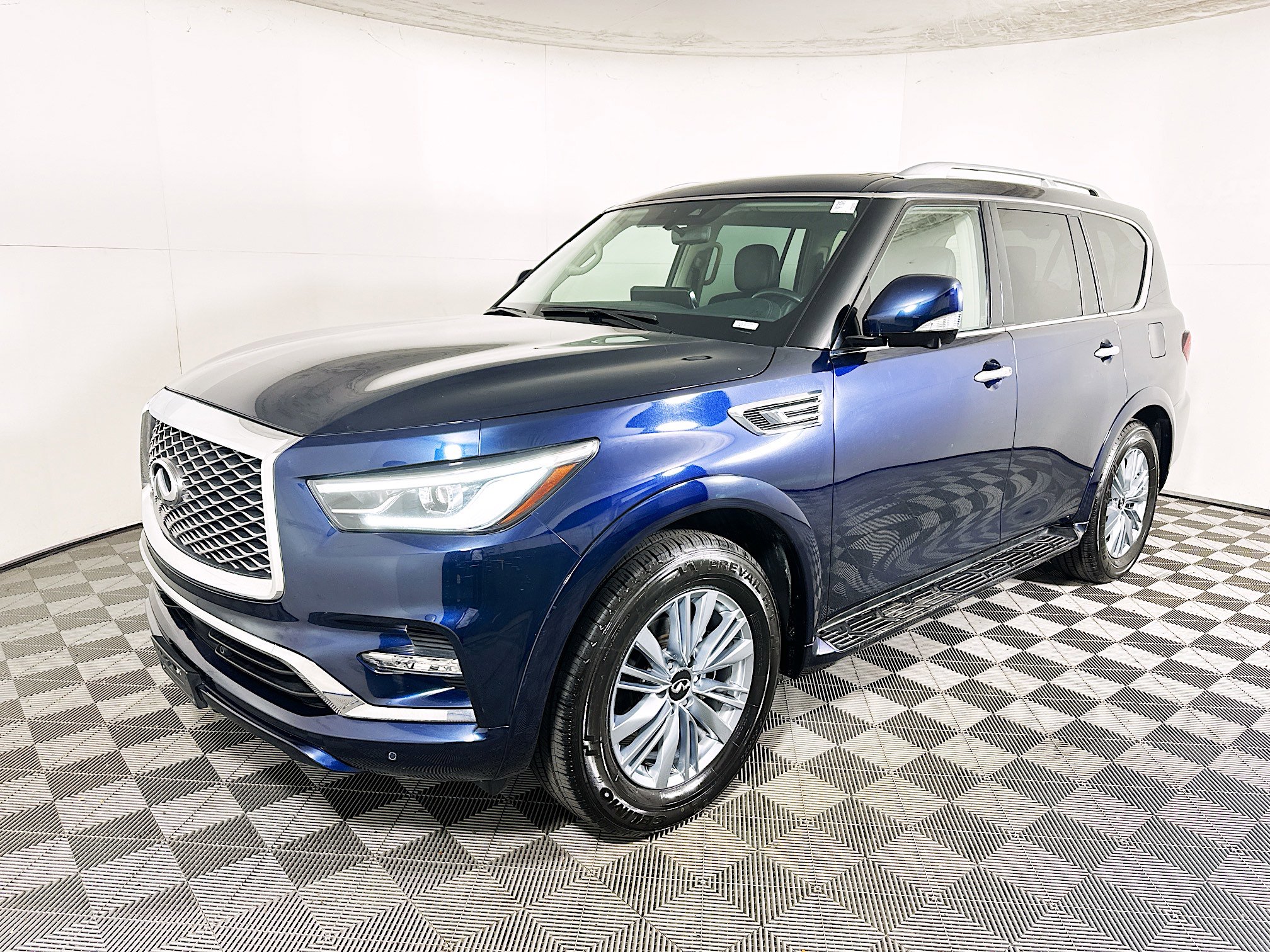 Used 2024 INFINITI QX80 Luxe image 7
