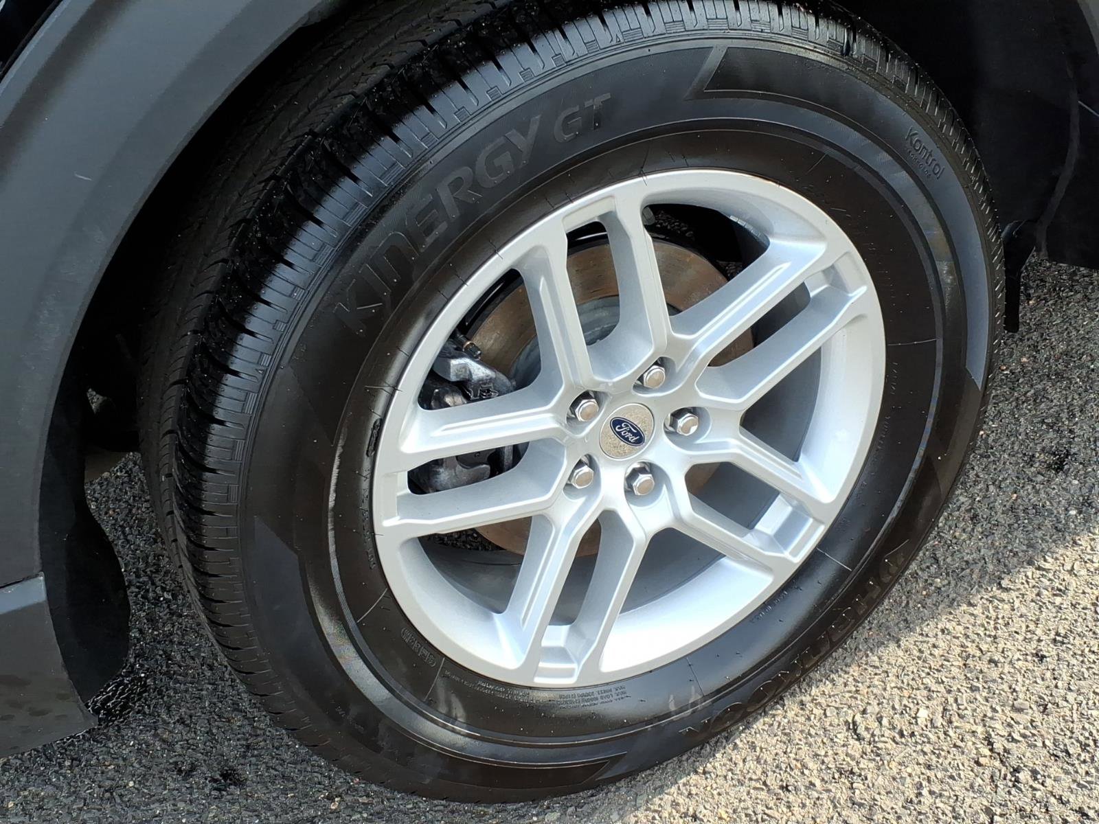 Used 2025 Ford Explorer Active image 8