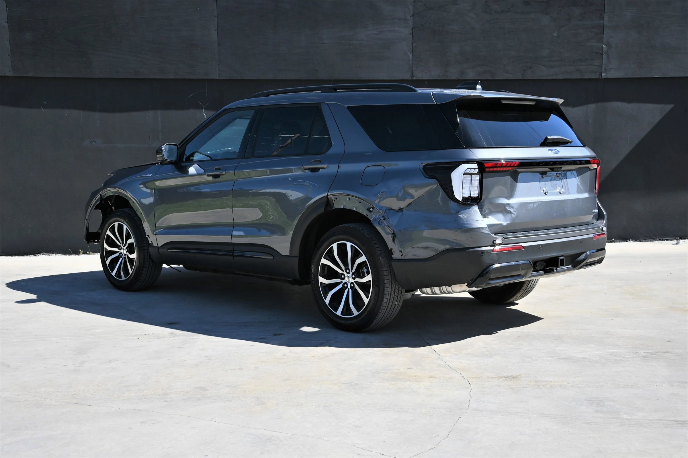 Used 2025 Ford Explorer ST-Line AWD/4WD image 4