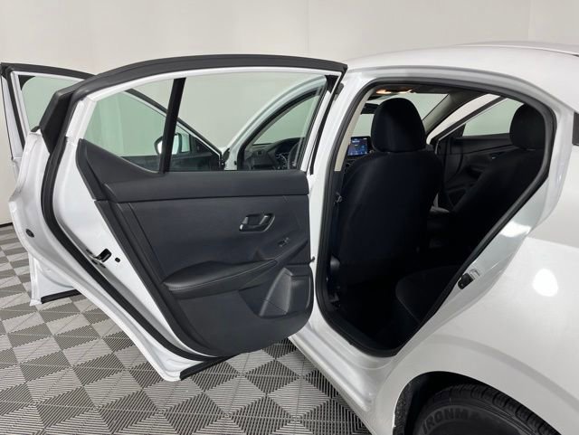 Used 2024 Nissan Sentra SV FWD image 40