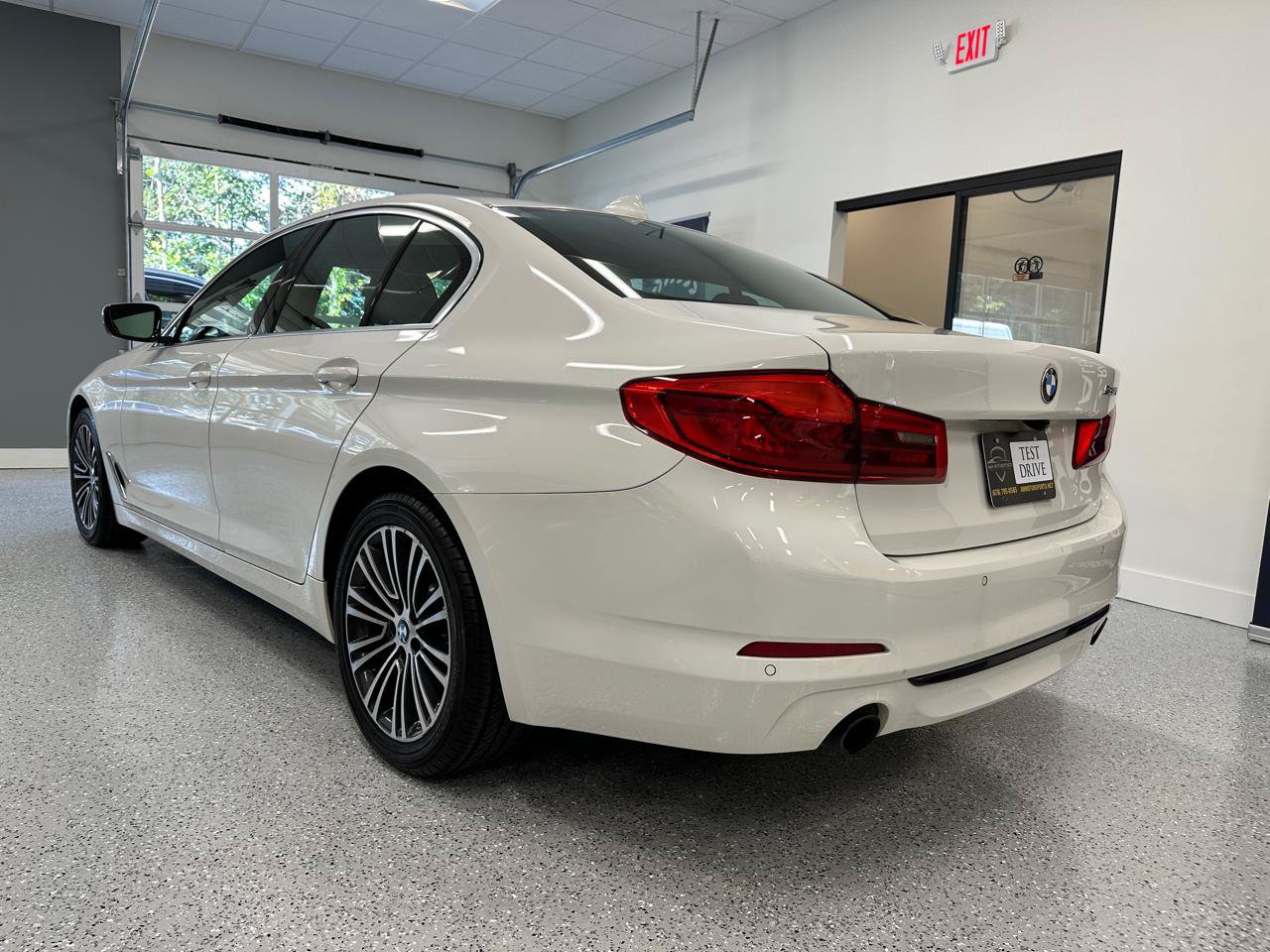 Used 2019 BMW 530i w/ Convenience Package RWD image 6