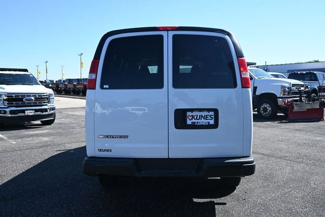 Used 2023 Chevrolet Express 3500 LS RWD image 6
