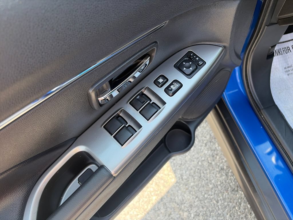 Used 2025 Mitsubishi Outlander Sport SE AWD/4WD image 11