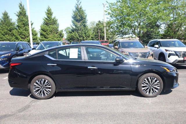 Certified 2025 Nissan Altima 2.5 SV FWD image 5