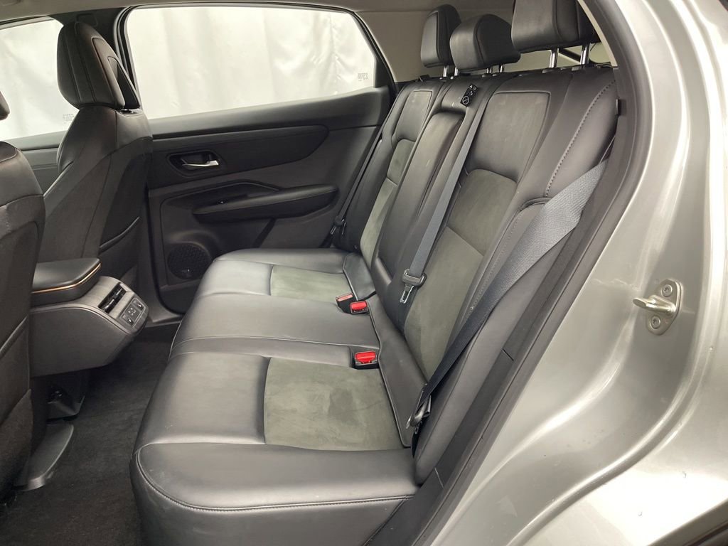 Used 2023 Nissan Ariya AWD image 22