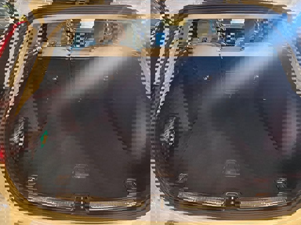 Certified 2024 Volvo V60 B5 Cross Country Plus image 7