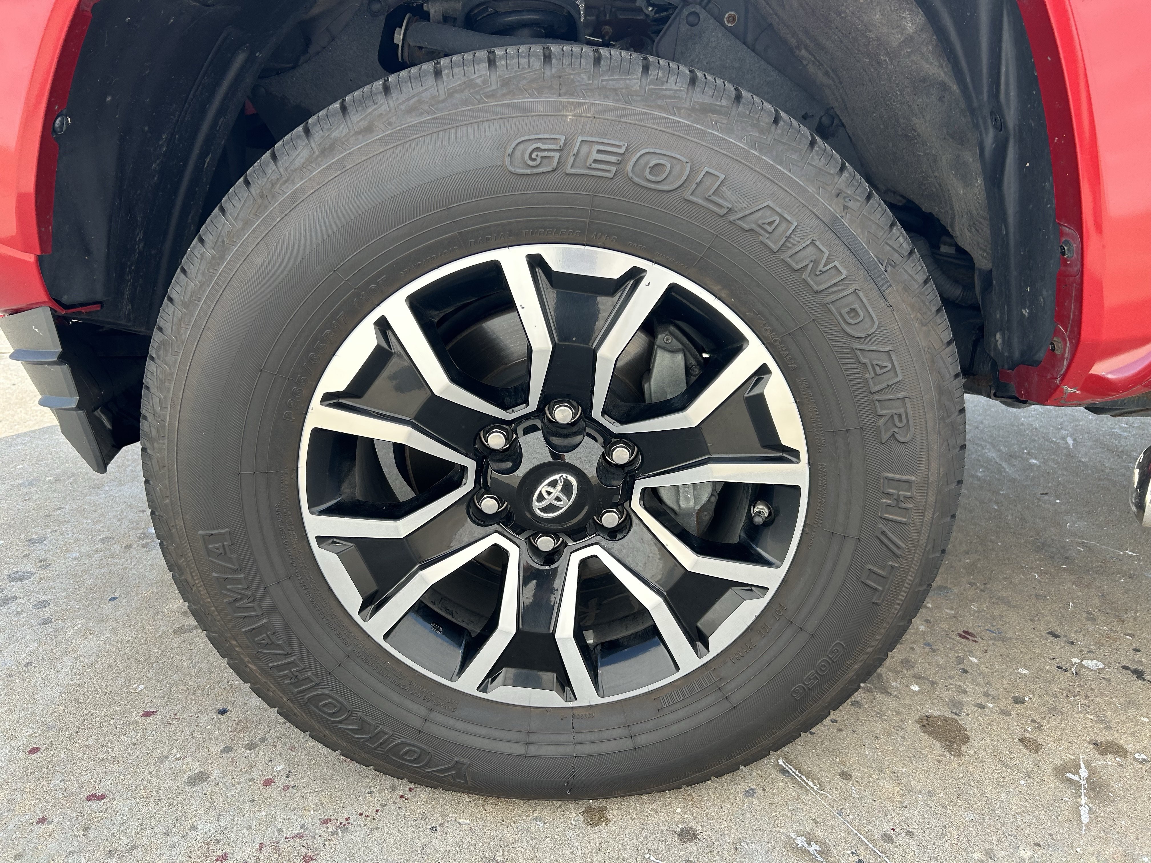 Used 2020 Toyota Tacoma TRD Sport w/ Technology Package AWD/4WD image 13