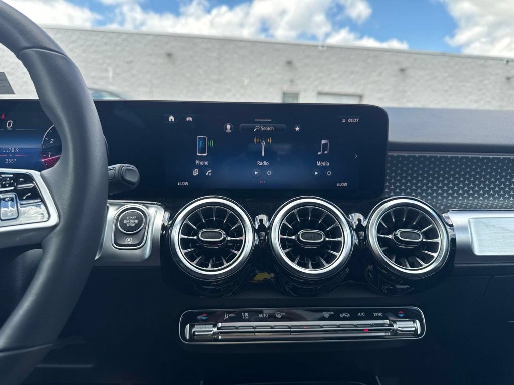 Used 2026 Mercedes-Benz GLB 250 4MATIC image 16