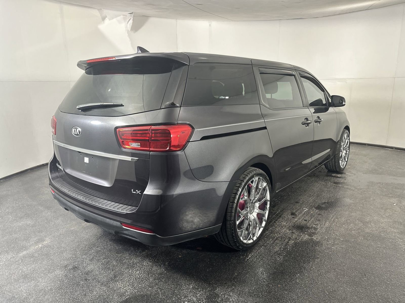 Used 2021 Kia Sedona LX image 8