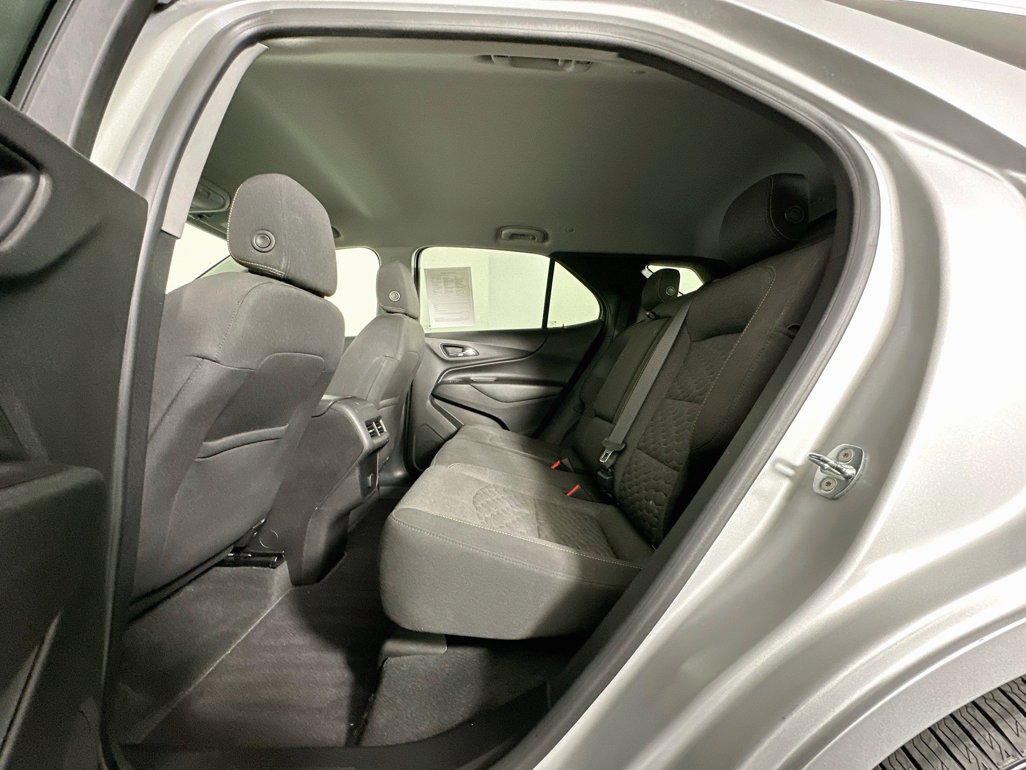 Used 2018 Chevrolet Equinox LT FWD image 28
