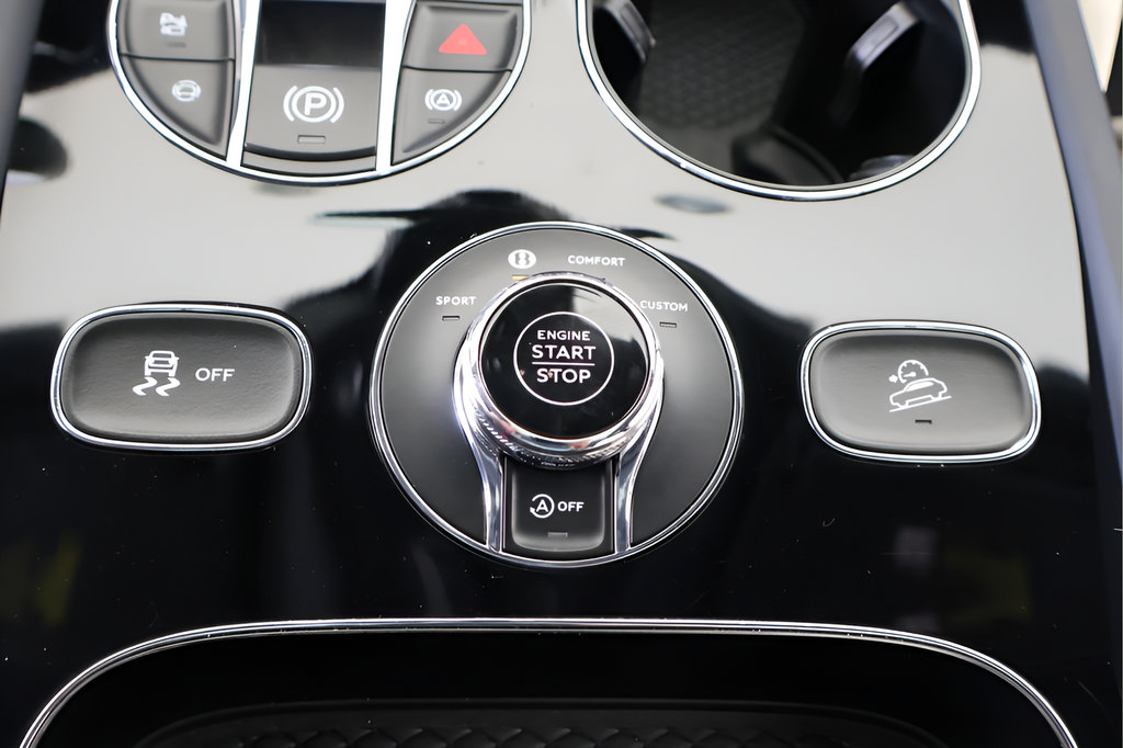 Used 2024 Bentley Bentayga AWD/4WD image 28