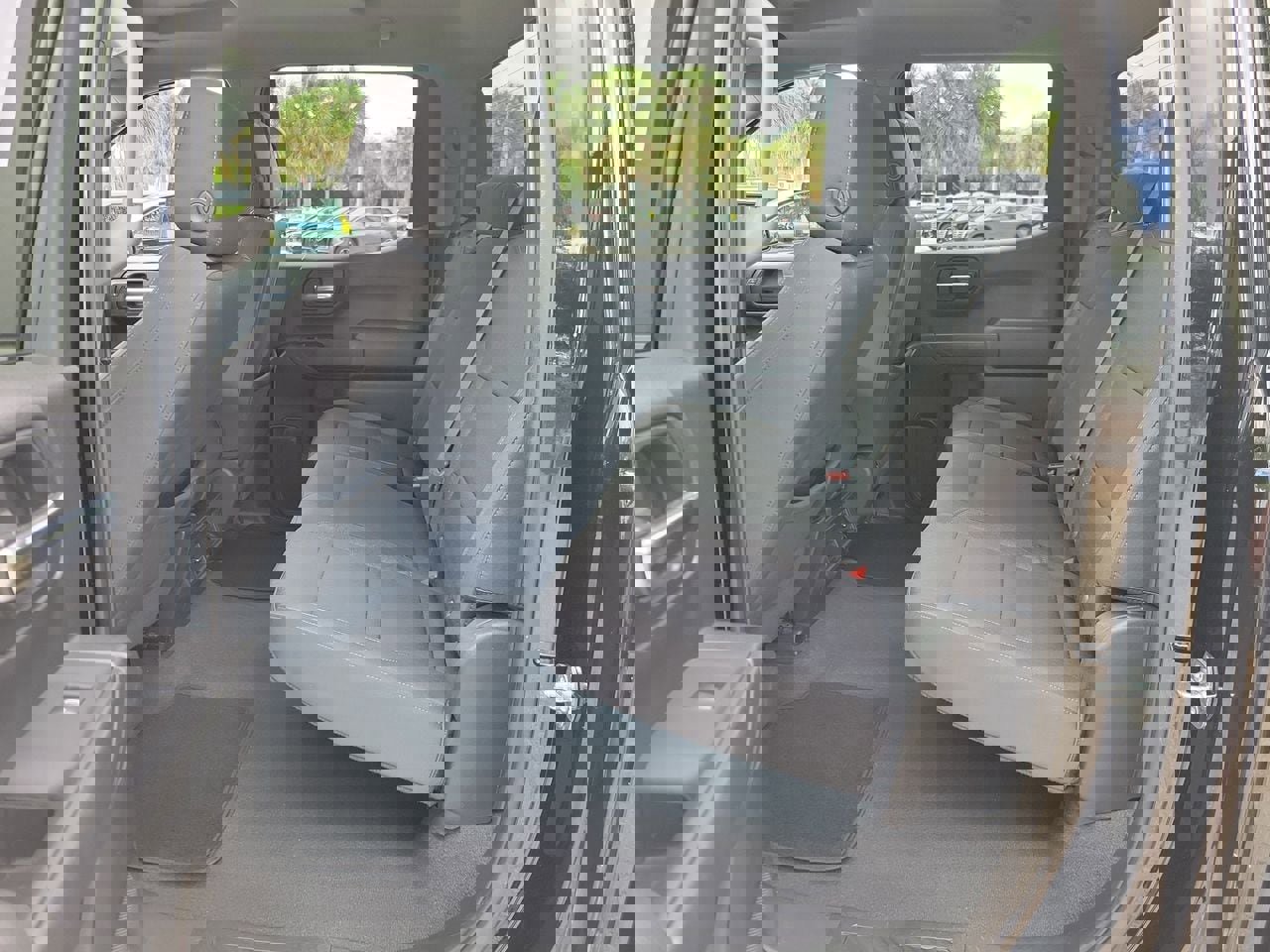 Used 2023 Chevrolet Silverado 1500 Custom image 10