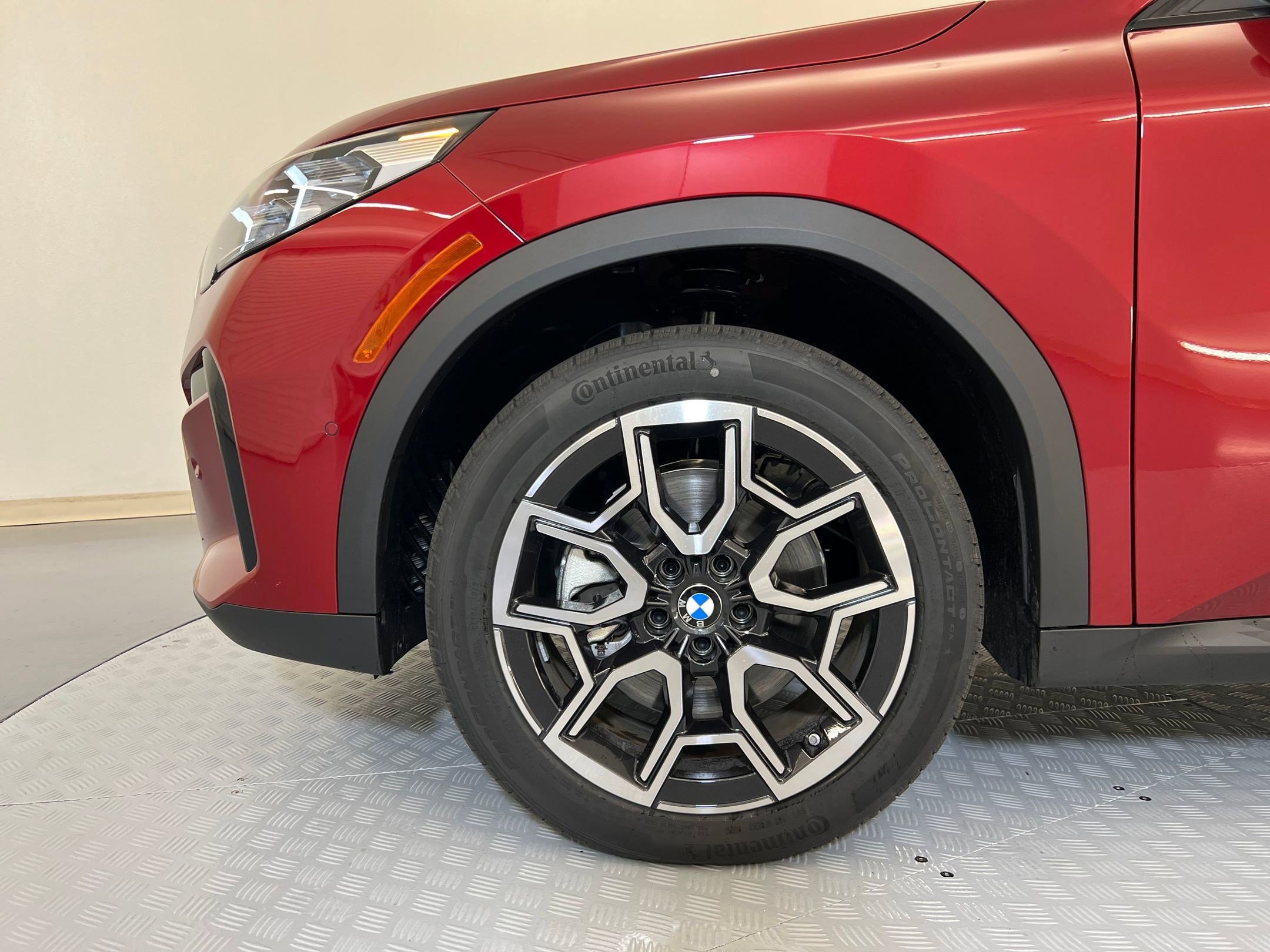 Used 2025 BMW X2 xDrive28i w/ Premium Package AWD/4WD image 10