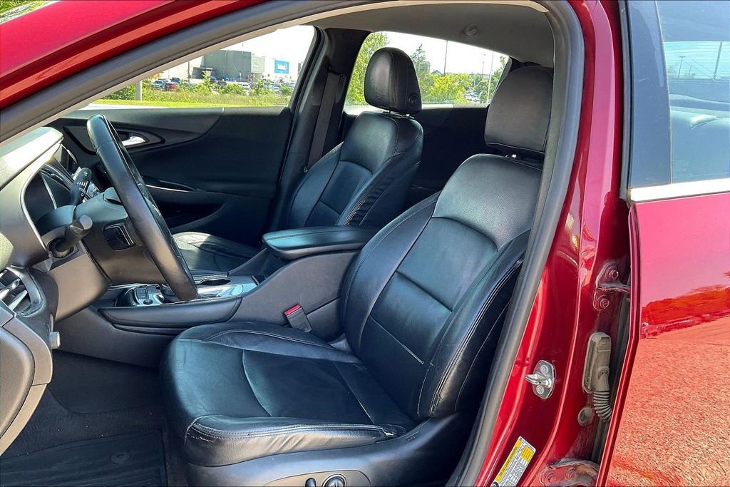 Used 2018 Chevrolet Malibu LT w/ Driver Confidence Package FWD image 26