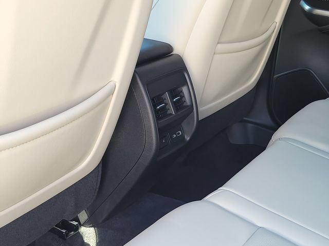 Certified 2023 Cadillac XT4 Sport FWD image 14