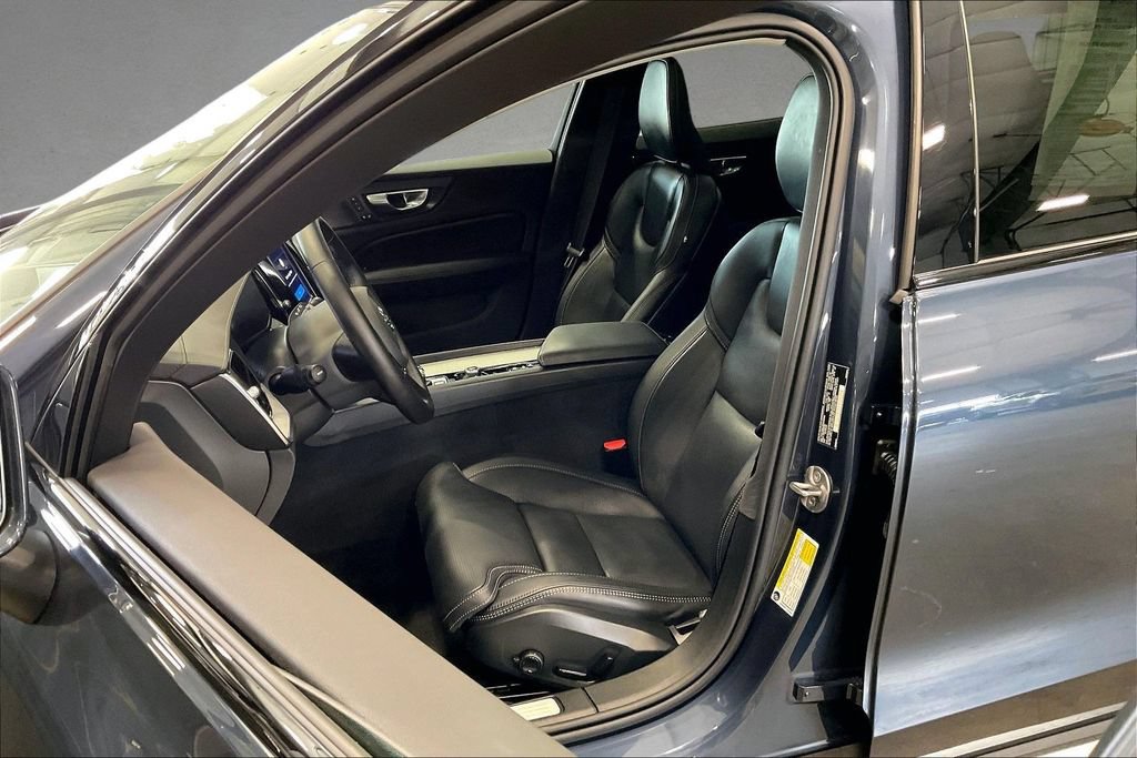 Certified 2025 Volvo V60 B5 Cross Country Ultra AWD/4WD image 22