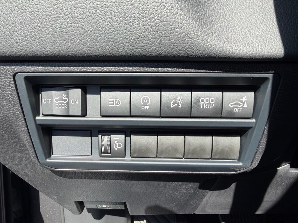 New 2026 Toyota Tundra Limited AWD/4WD image 17