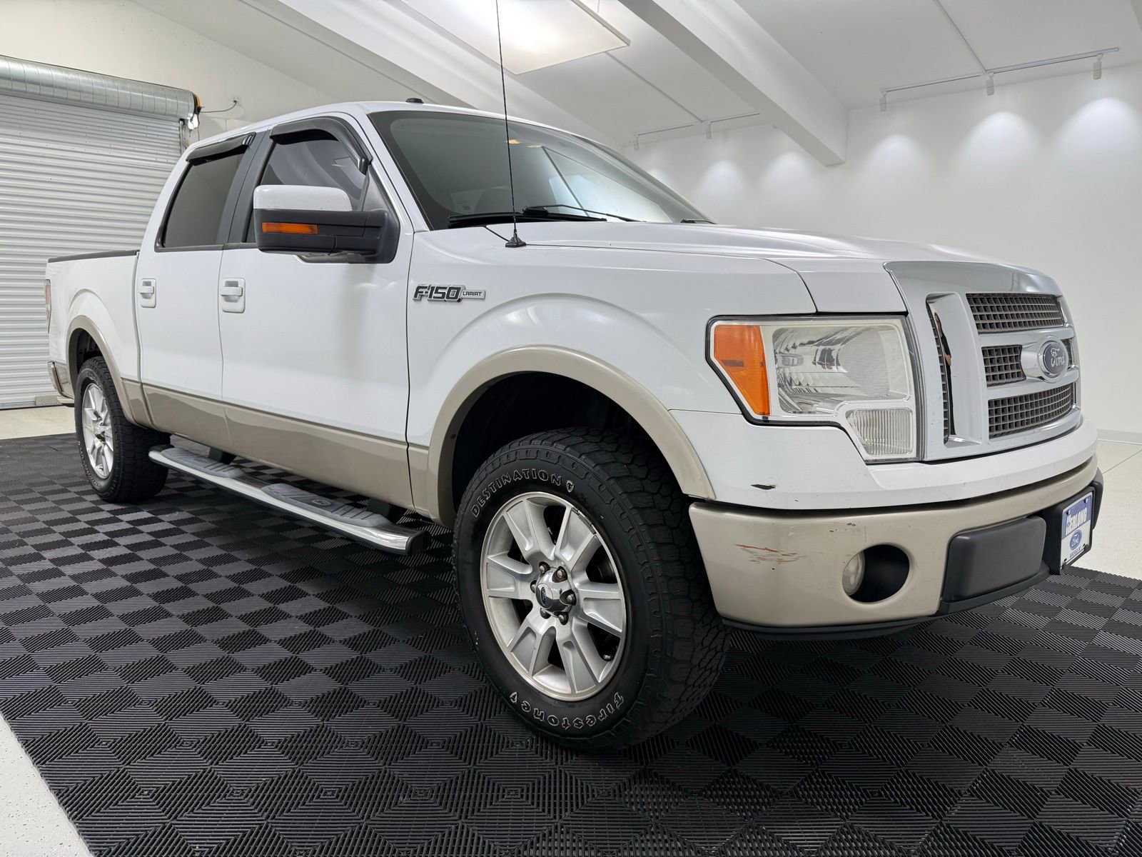 Used 2010 Ford F150 Lariat RWD image 1