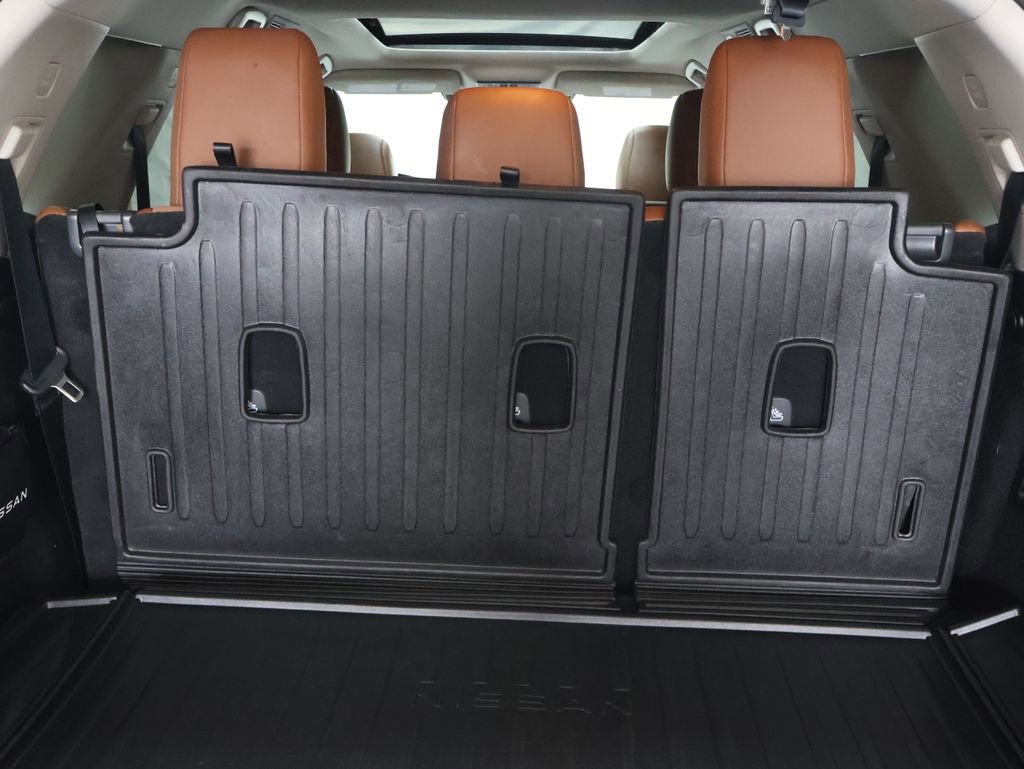 Used 2023 Nissan Pathfinder Platinum AWD/4WD image 15