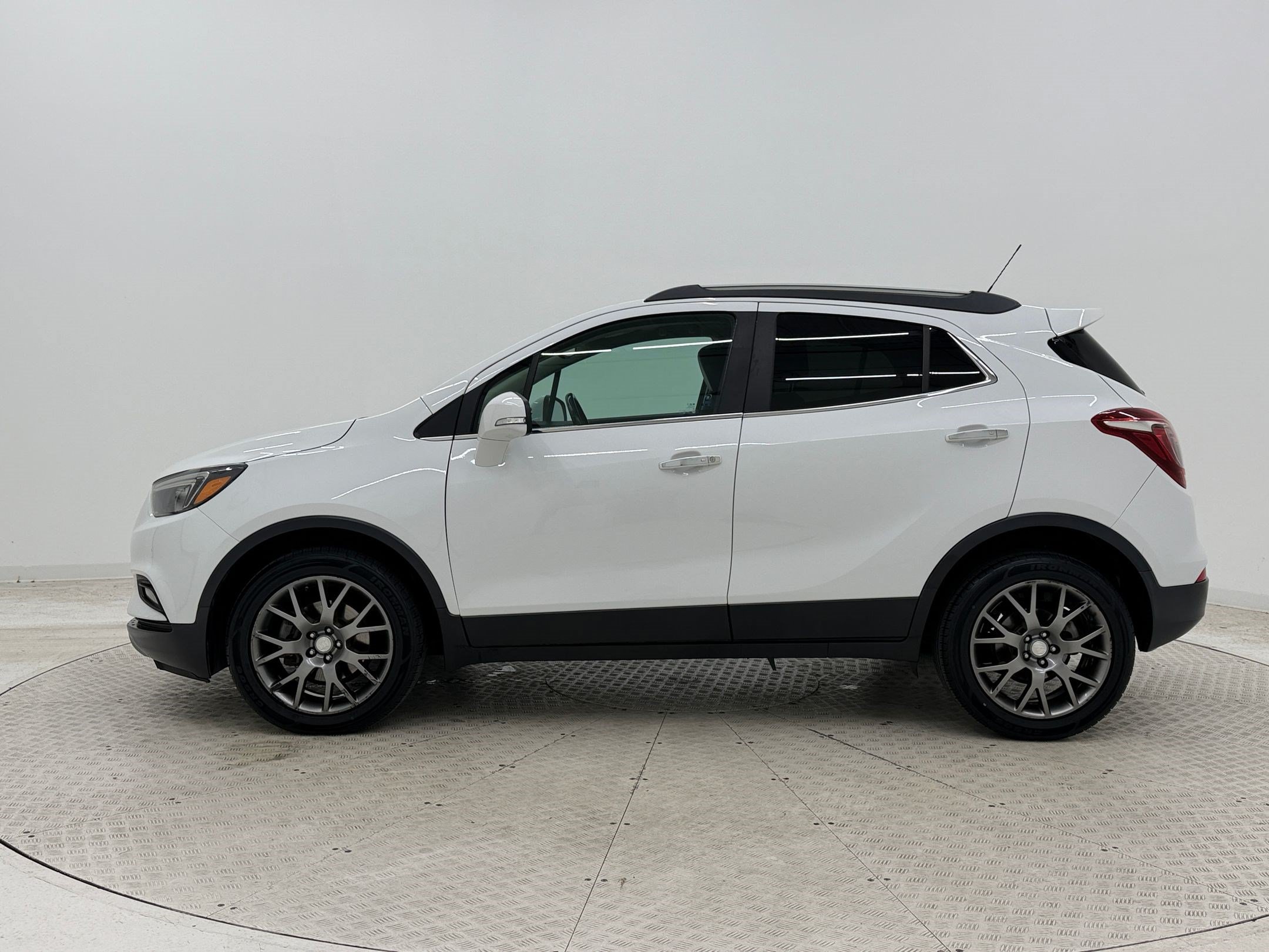 Used 2019 Buick Encore Sport Touring FWD image 2