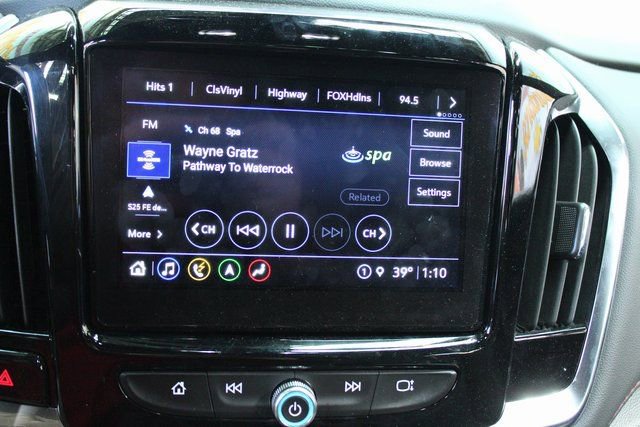 Used 2023 Chevrolet Traverse RS image 27