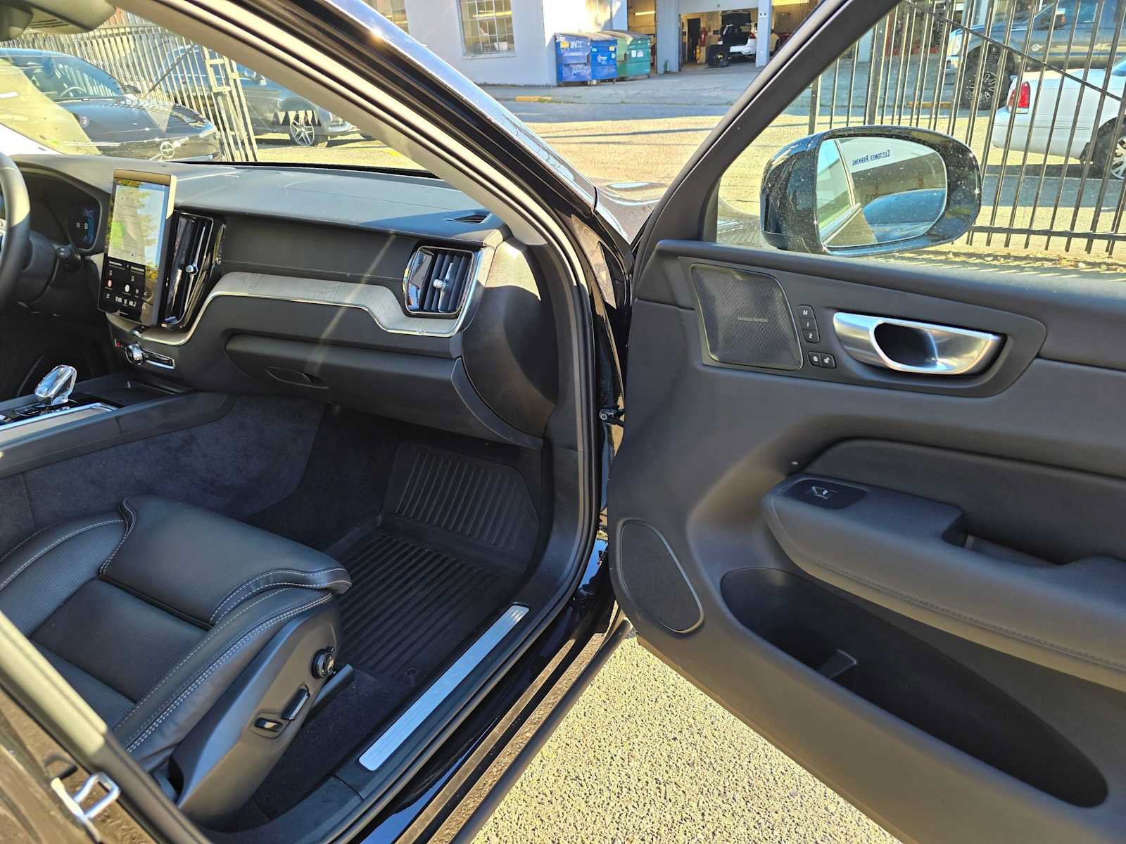 Used 2026 Volvo XC60 B5 Ultra w/ Protection Package Premier AWD/4WD image 10