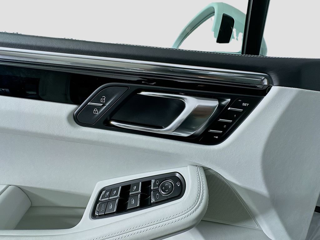 New 2025 Porsche Macan S image 20
