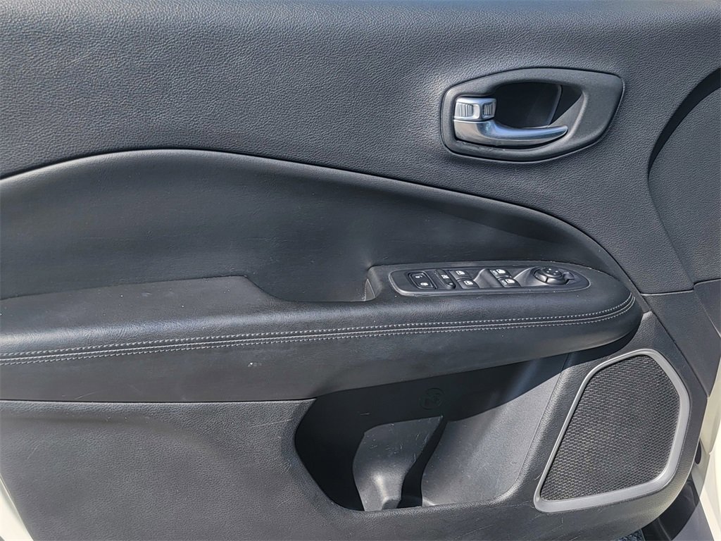 Used 2019 Jeep Compass Altitude image 10