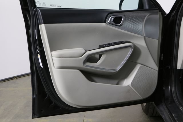 Used 2023 Kia Soul LX FWD image 19