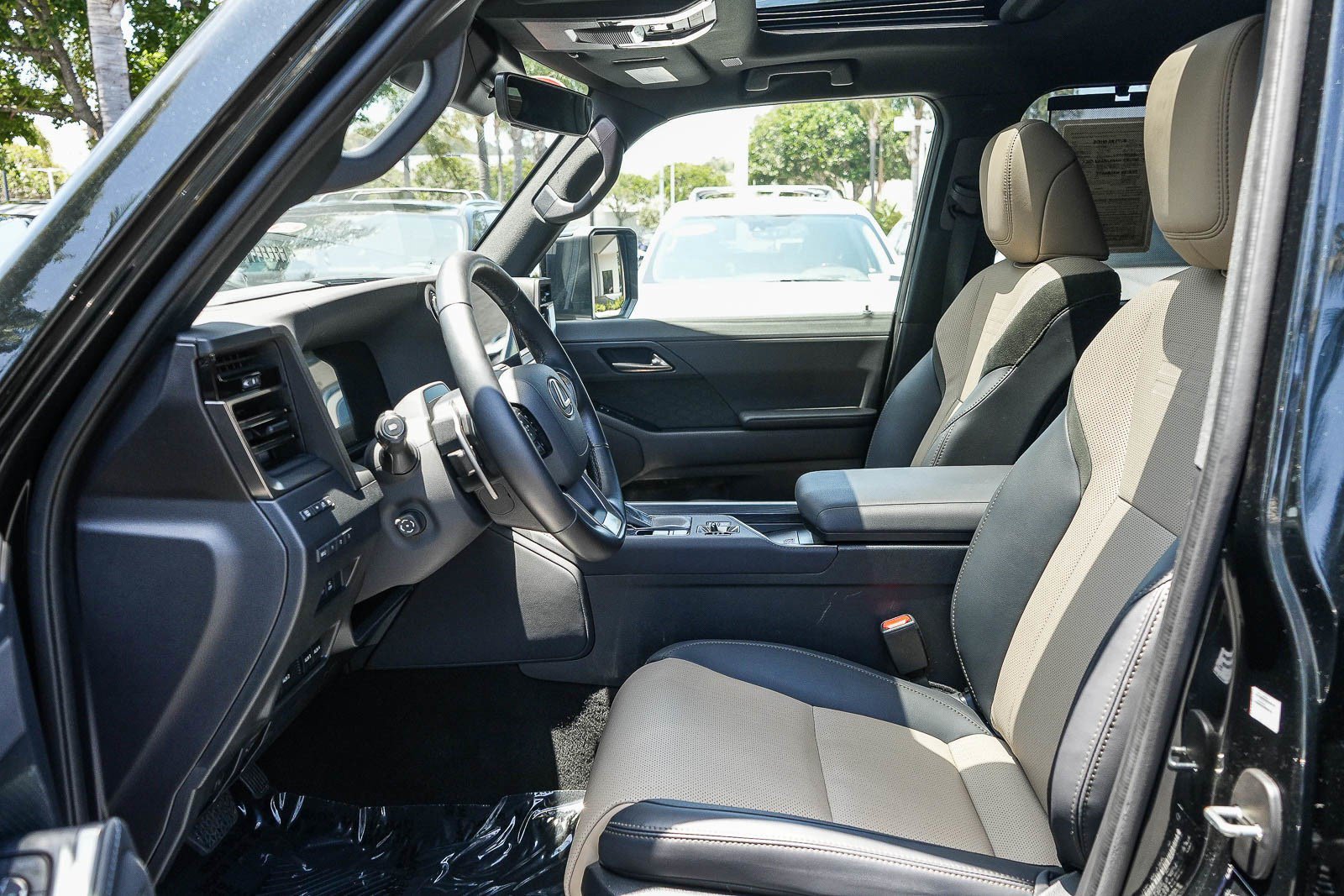 Used 2025 Lexus GX 550 AWD/4WD image 17