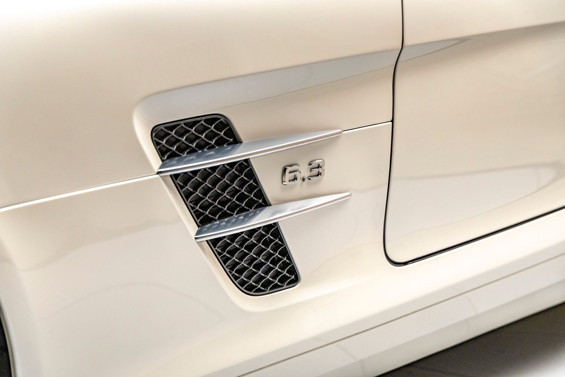 Used 2011 Mercedes-Benz SLS AMG Coupe image 26