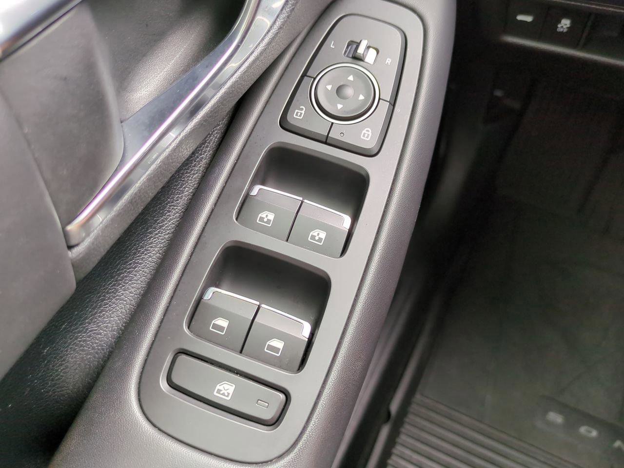 Used 2022 Hyundai Sonata SEL w/ Cargo Package image 22