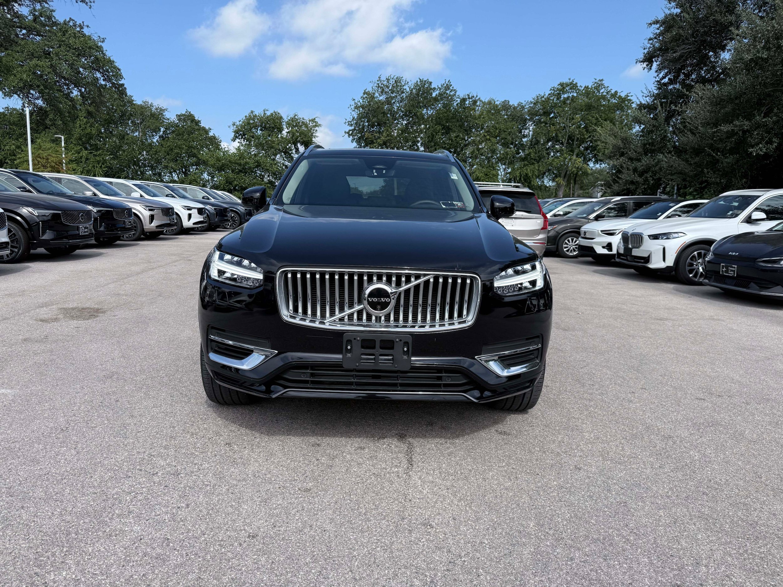 Certified 2023 Volvo XC90 T8 Plus AWD/4WD image 10