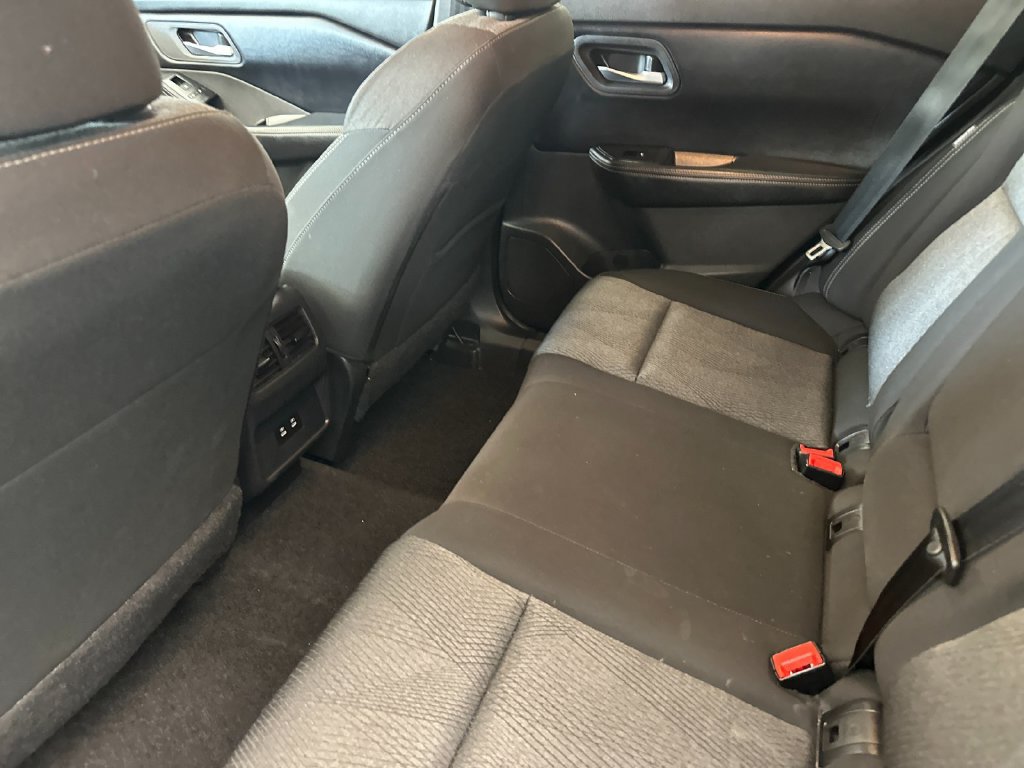 Used 2025 Nissan Rogue SV FWD image 11