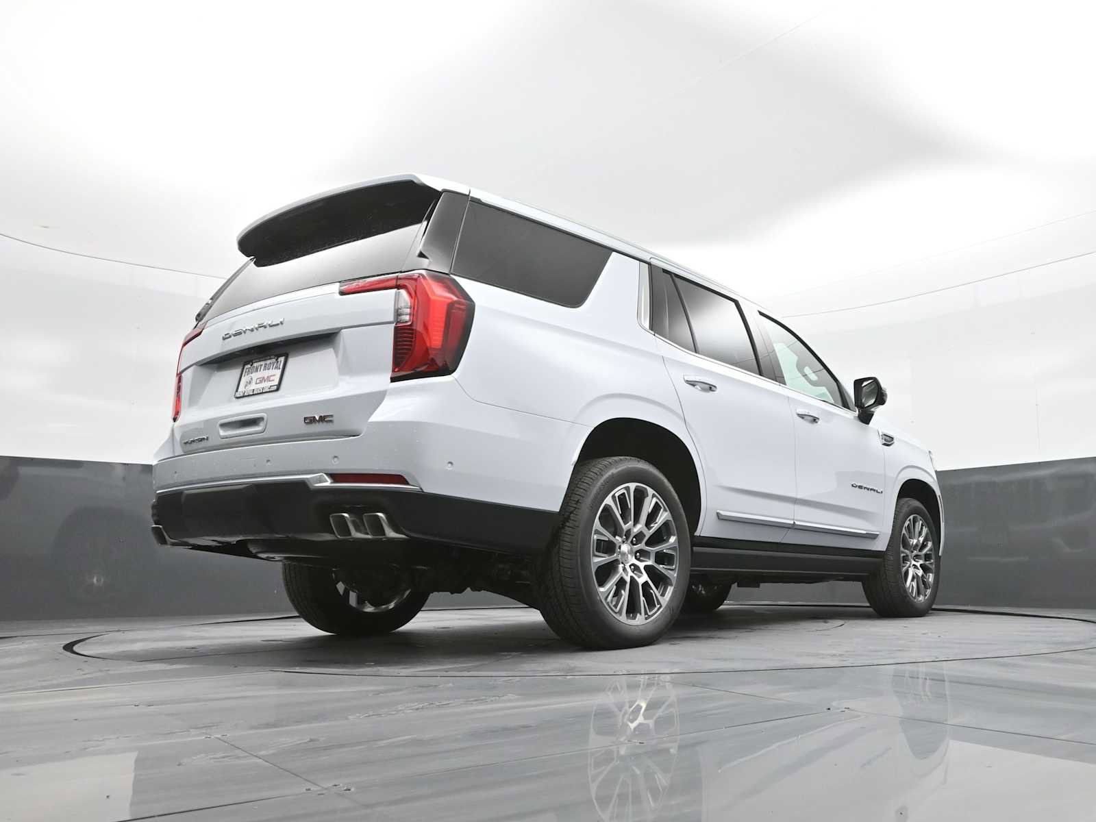 New 2026 GMC Yukon Denali w/ Sun & Power Step Package AWD/4WD image 44