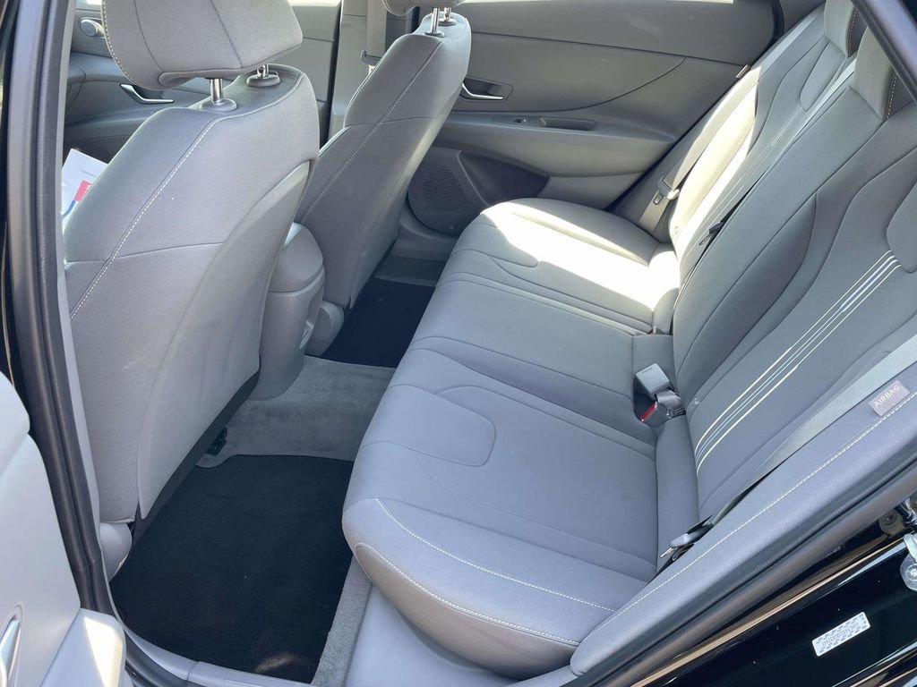 Certified 2024 Hyundai Elantra SEL FWD image 10