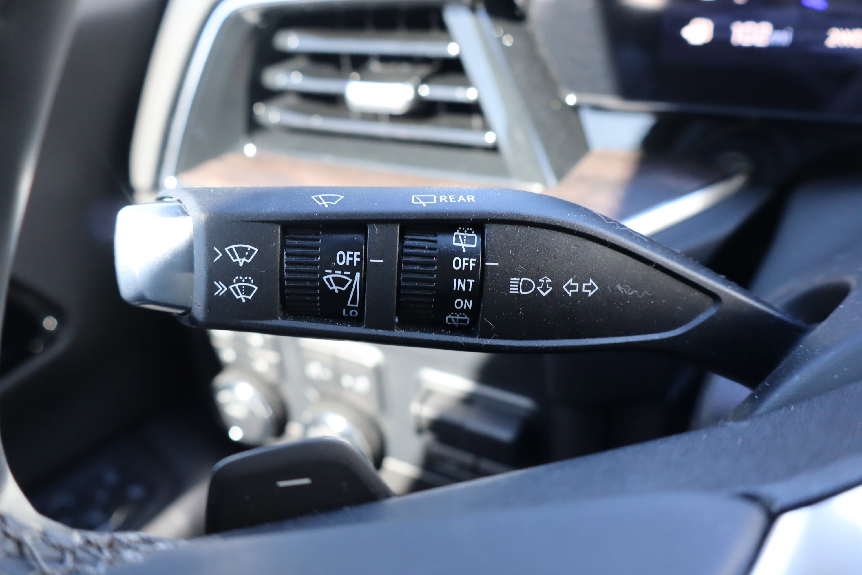 Used 2025 Chevrolet Tahoe Premier image 25