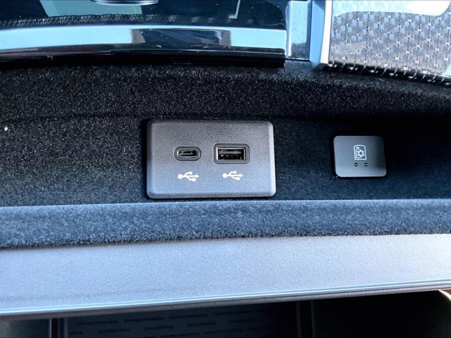 Certified 2026 Cadillac Escalade V w/ LPO, Onyx Lite Package AWD/4WD image 26