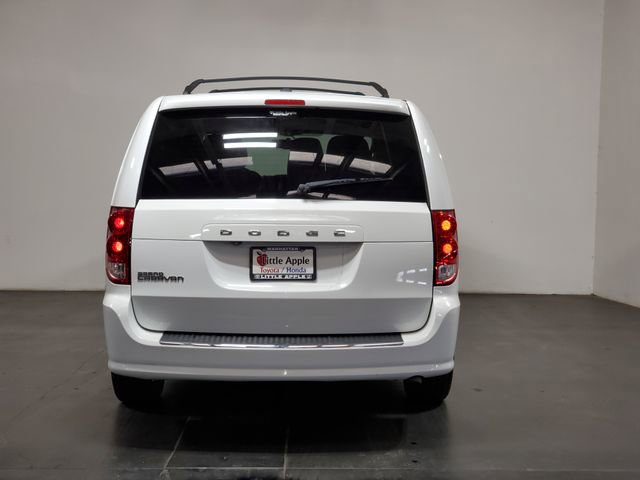 Used 2018 Dodge Grand Caravan SE w/ UConnect Hands-Free Group image 26